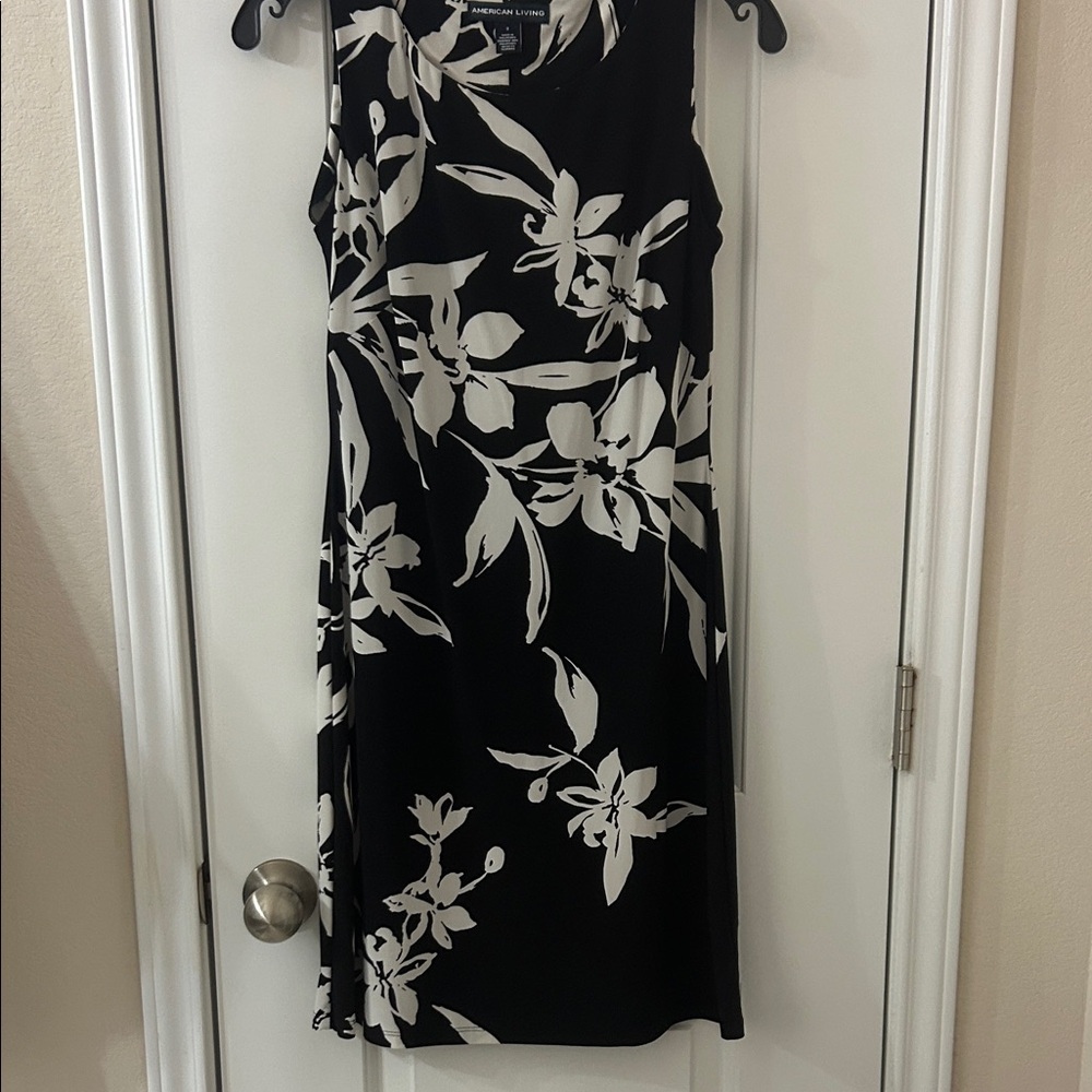 American Living Black and White Floral Midi Dress with Sleeveless Cut